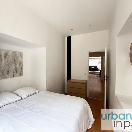 Urban Flat 186 - Spacious 3 Bedroom Flat In París