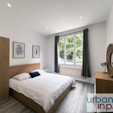 Urban Flat 186 - Spacious 3 Bedroom Flat In * Parijs